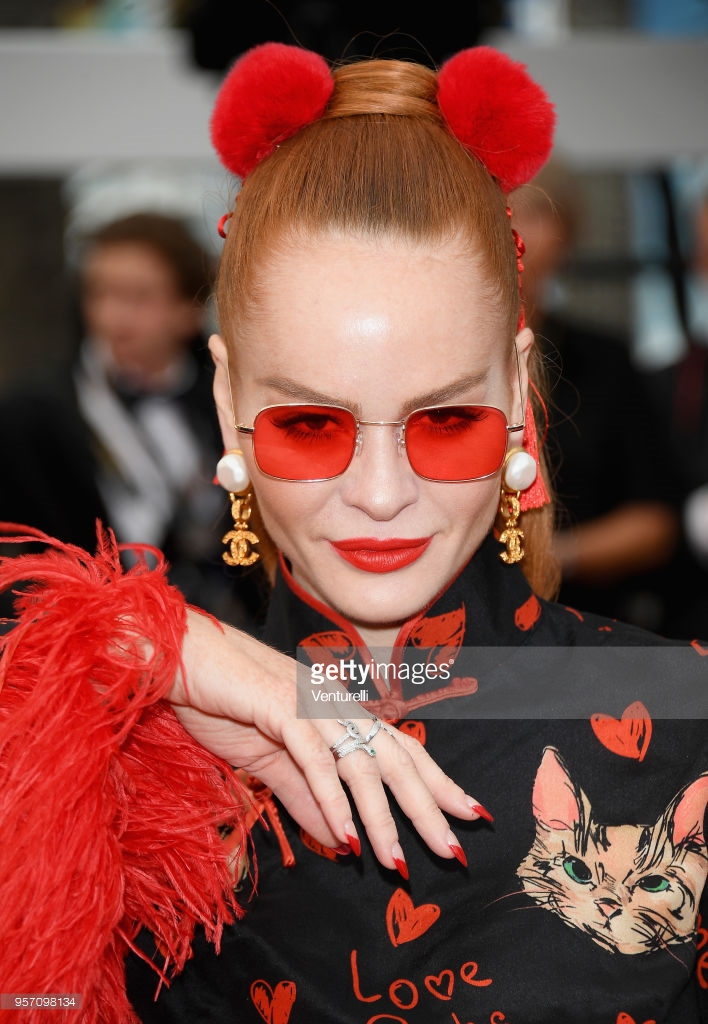 Những nhân vật gây nhức mắt nhất thảm đỏ Cannes ngày 3